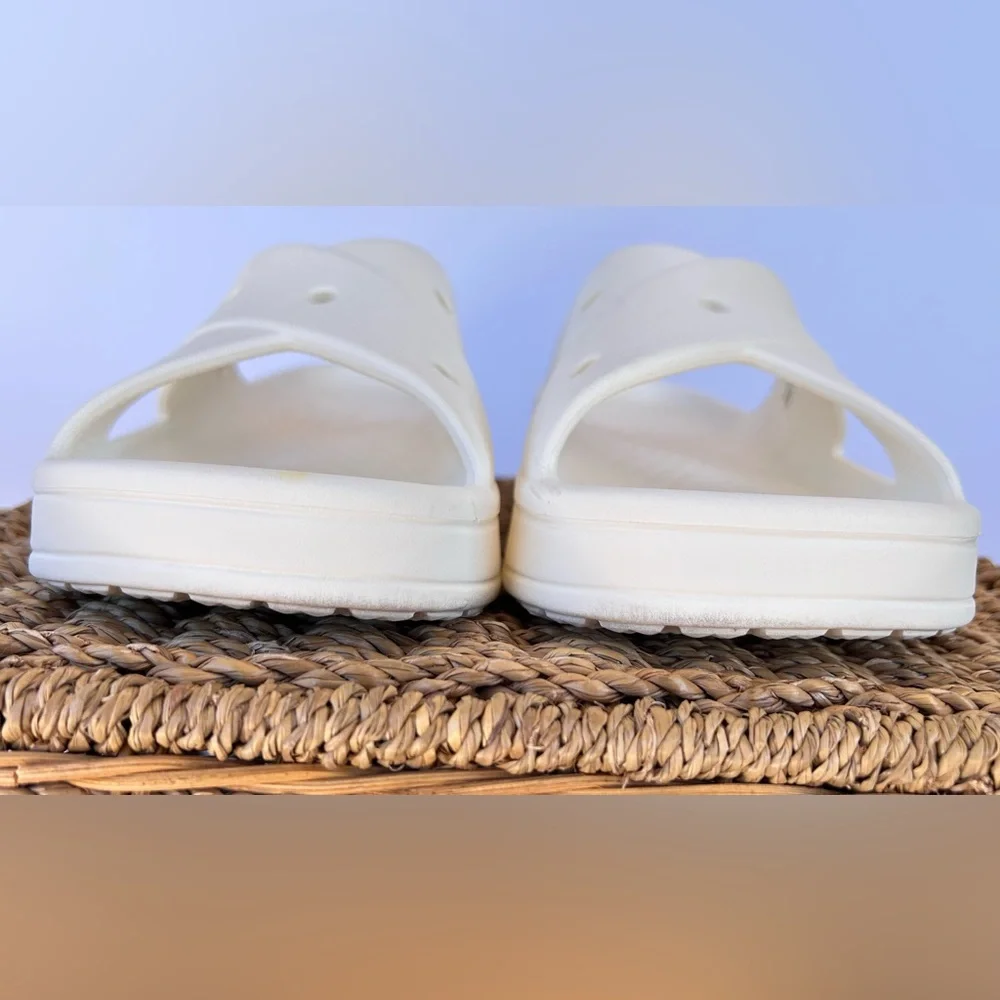 Crocs Women’s Classic Cross‎ Strap Slide Sandals in Chalk Size W-10